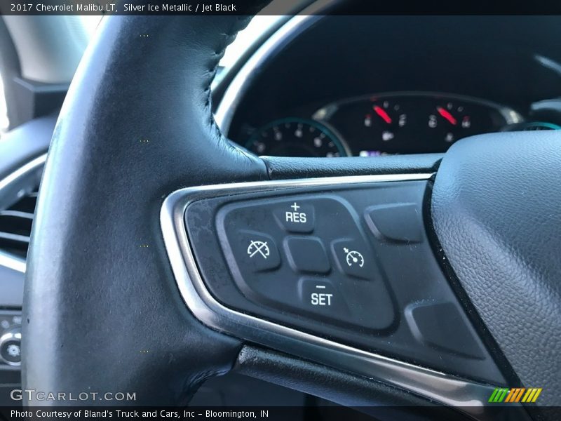 Silver Ice Metallic / Jet Black 2017 Chevrolet Malibu LT