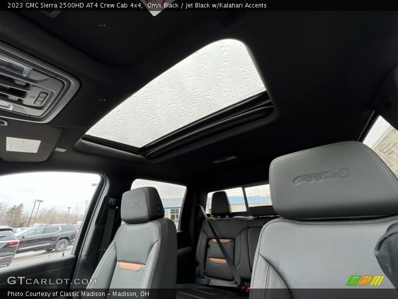 Onyx Black / Jet Black w/Kalahari Accents 2023 GMC Sierra 2500HD AT4 Crew Cab 4x4