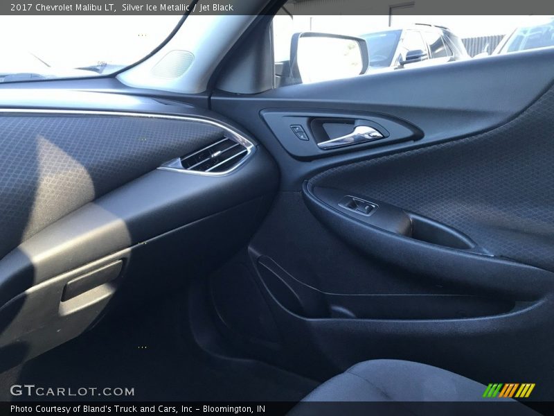Silver Ice Metallic / Jet Black 2017 Chevrolet Malibu LT