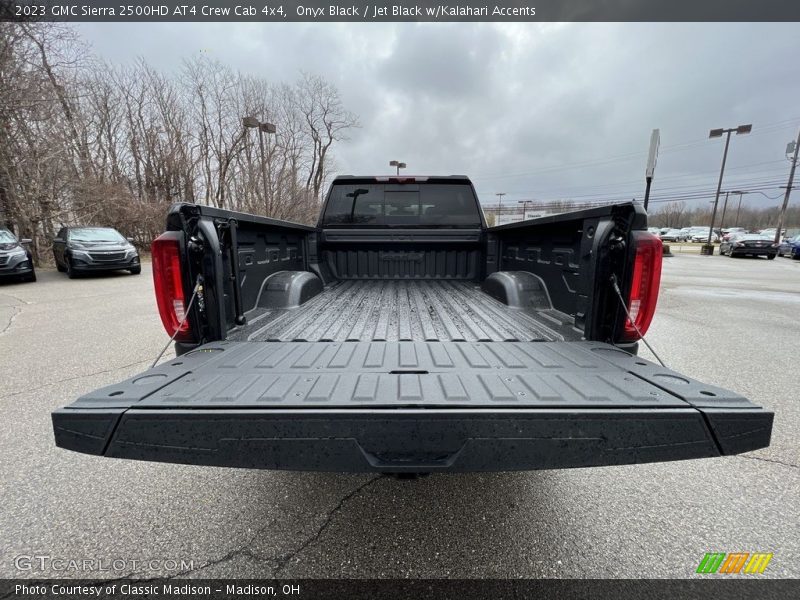 Onyx Black / Jet Black w/Kalahari Accents 2023 GMC Sierra 2500HD AT4 Crew Cab 4x4