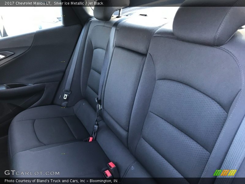 Silver Ice Metallic / Jet Black 2017 Chevrolet Malibu LT