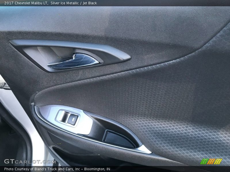 Silver Ice Metallic / Jet Black 2017 Chevrolet Malibu LT