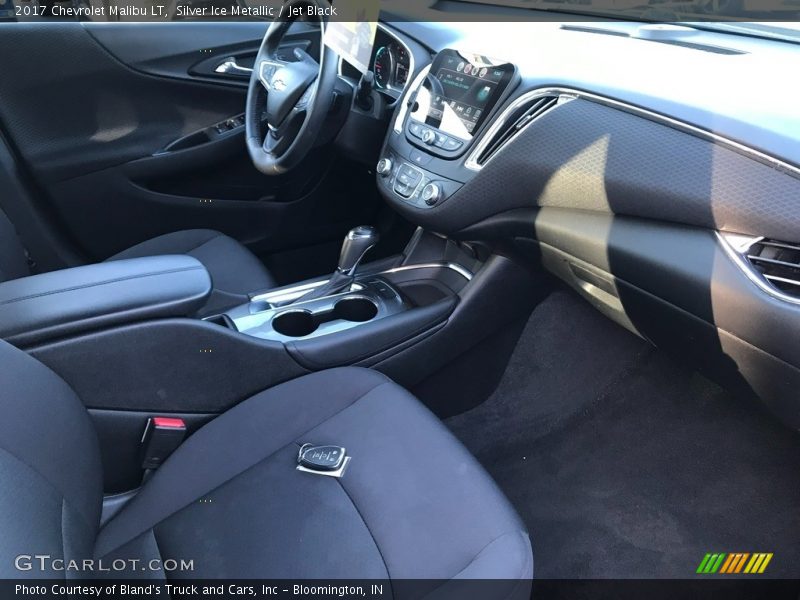 Silver Ice Metallic / Jet Black 2017 Chevrolet Malibu LT