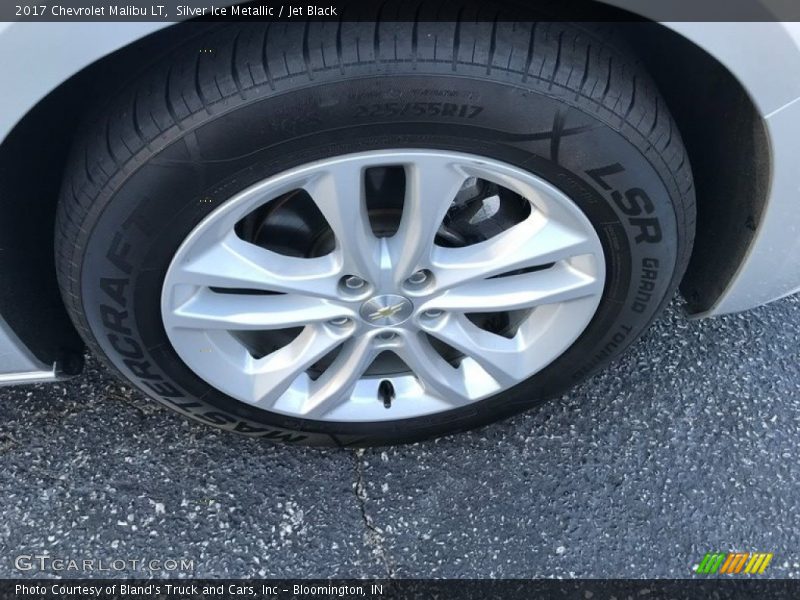 Silver Ice Metallic / Jet Black 2017 Chevrolet Malibu LT