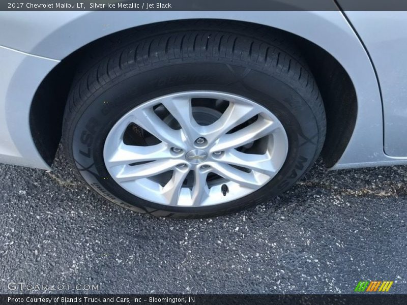 Silver Ice Metallic / Jet Black 2017 Chevrolet Malibu LT