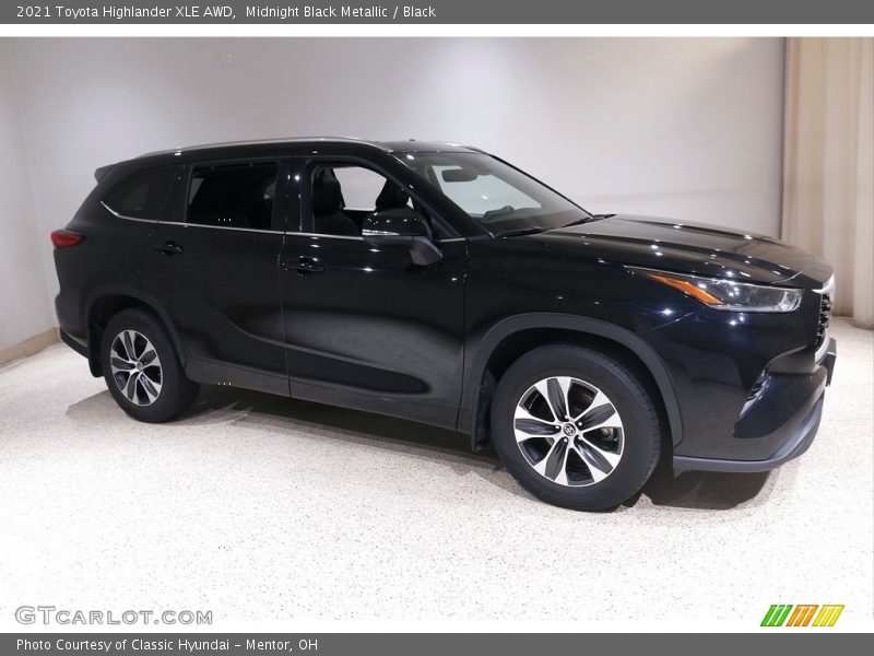 Midnight Black Metallic / Black 2021 Toyota Highlander XLE AWD