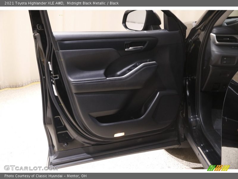 Midnight Black Metallic / Black 2021 Toyota Highlander XLE AWD