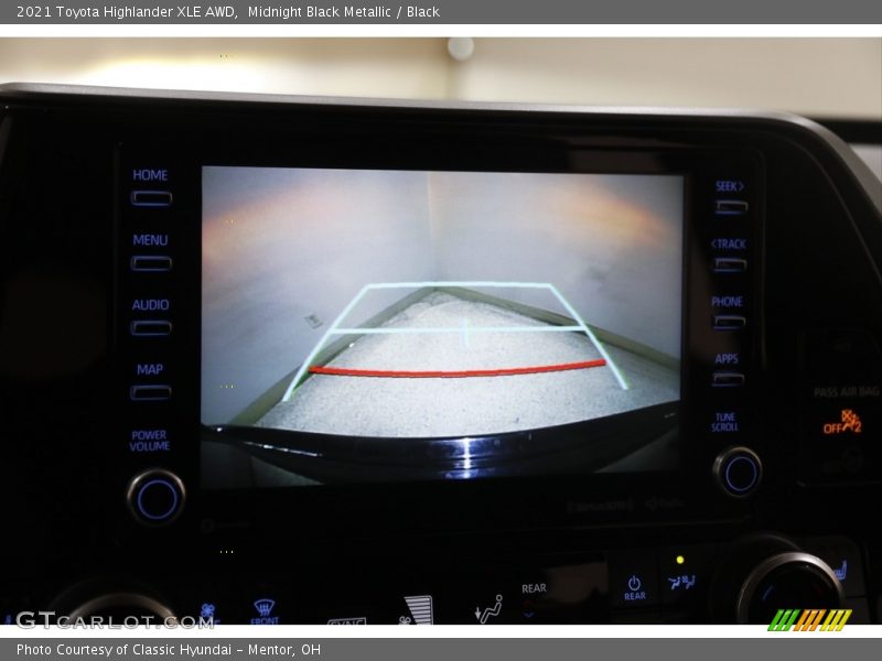 Midnight Black Metallic / Black 2021 Toyota Highlander XLE AWD