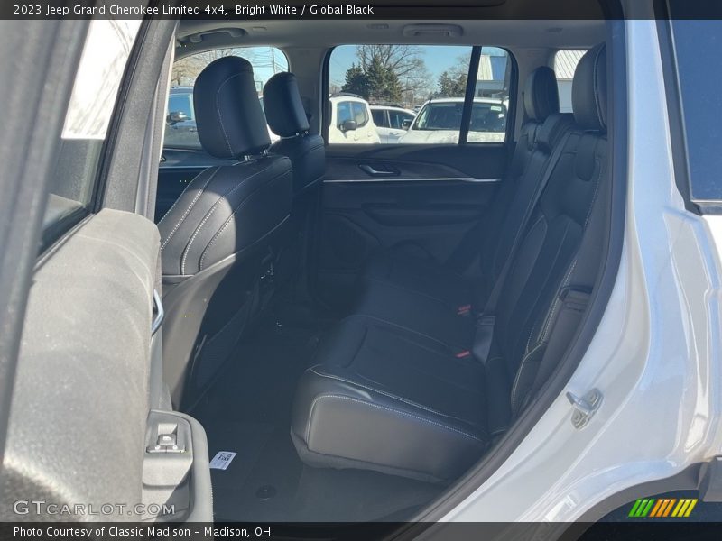 Bright White / Global Black 2023 Jeep Grand Cherokee Limited 4x4