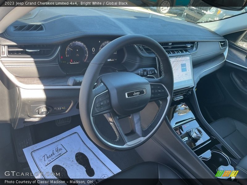 Bright White / Global Black 2023 Jeep Grand Cherokee Limited 4x4