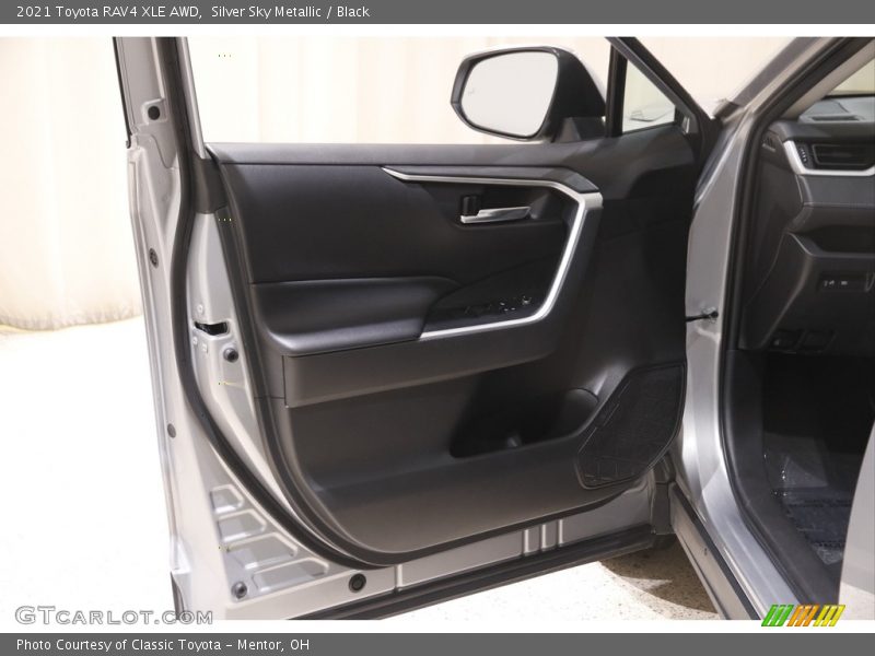 Silver Sky Metallic / Black 2021 Toyota RAV4 XLE AWD