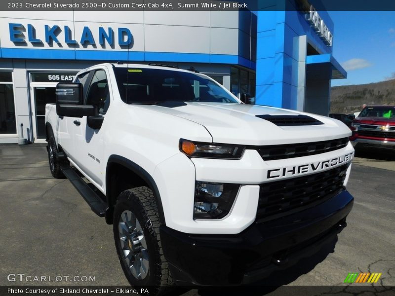 Summit White / Jet Black 2023 Chevrolet Silverado 2500HD Custom Crew Cab 4x4