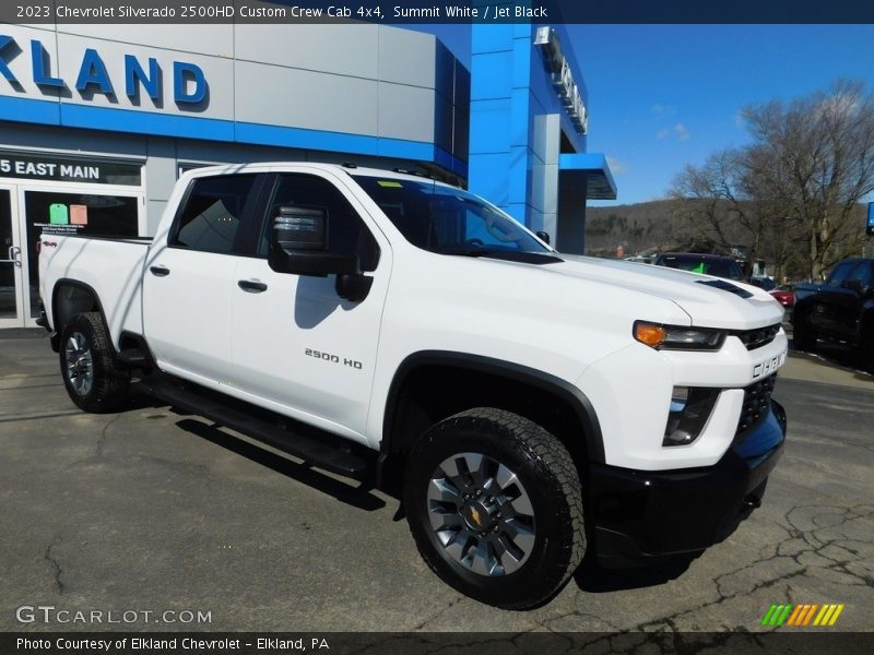 Summit White / Jet Black 2023 Chevrolet Silverado 2500HD Custom Crew Cab 4x4