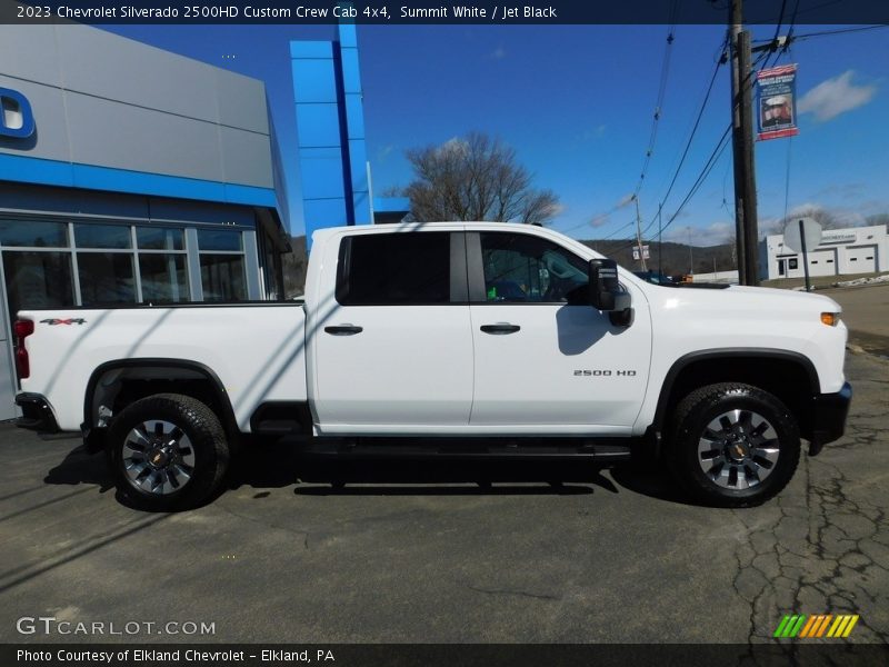 Summit White / Jet Black 2023 Chevrolet Silverado 2500HD Custom Crew Cab 4x4
