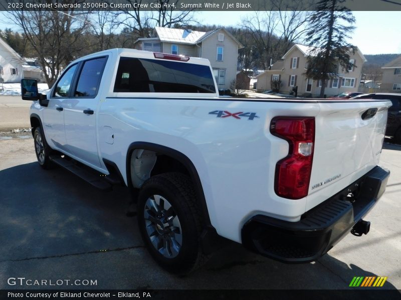 Summit White / Jet Black 2023 Chevrolet Silverado 2500HD Custom Crew Cab 4x4