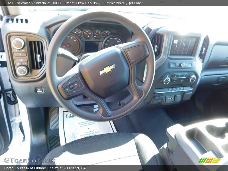 Summit White / Jet Black 2023 Chevrolet Silverado 2500HD Custom Crew Cab 4x4