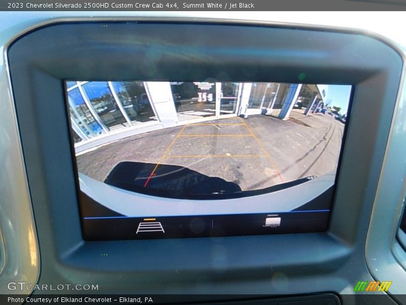 Summit White / Jet Black 2023 Chevrolet Silverado 2500HD Custom Crew Cab 4x4