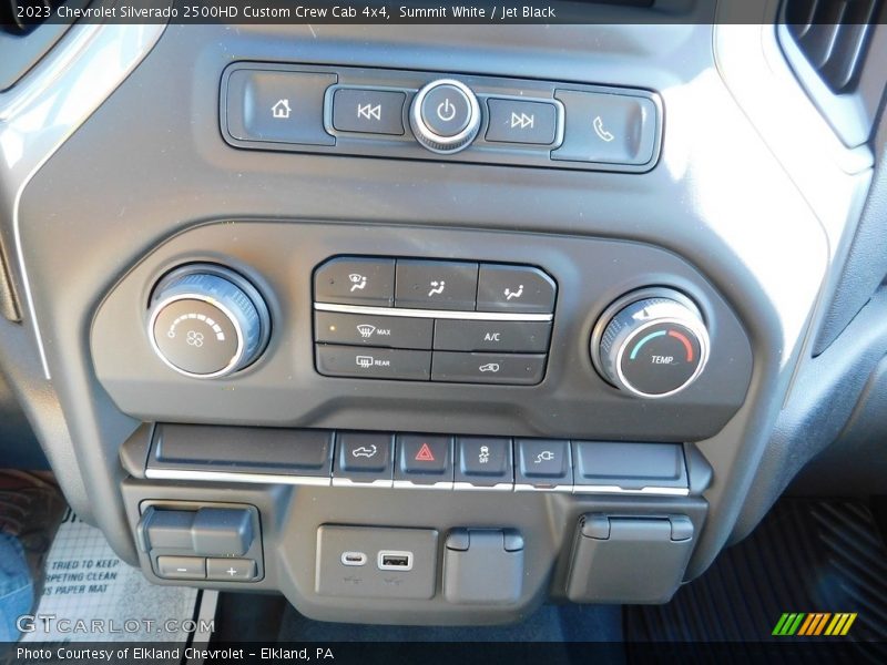 Summit White / Jet Black 2023 Chevrolet Silverado 2500HD Custom Crew Cab 4x4