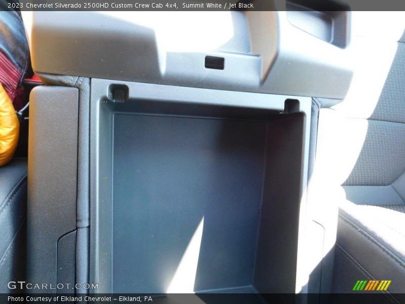 Summit White / Jet Black 2023 Chevrolet Silverado 2500HD Custom Crew Cab 4x4