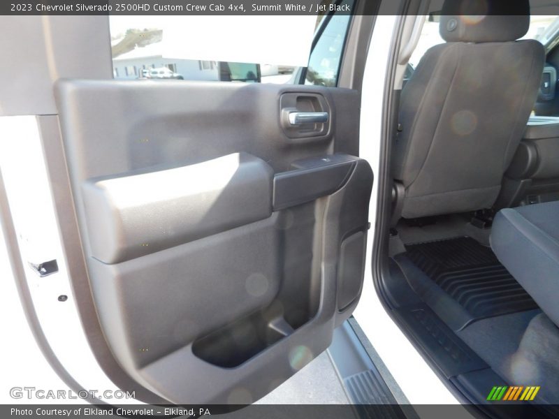 Summit White / Jet Black 2023 Chevrolet Silverado 2500HD Custom Crew Cab 4x4