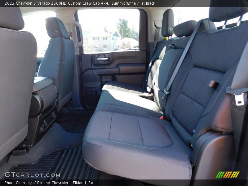 Summit White / Jet Black 2023 Chevrolet Silverado 2500HD Custom Crew Cab 4x4