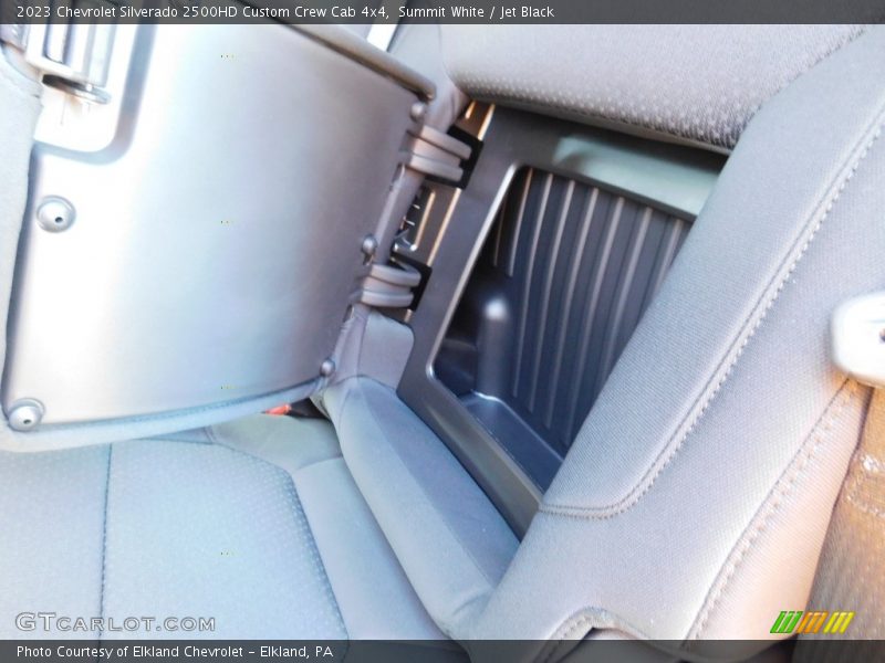 Summit White / Jet Black 2023 Chevrolet Silverado 2500HD Custom Crew Cab 4x4