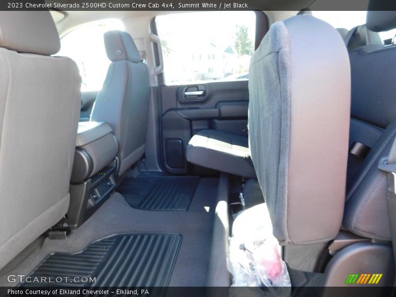 Summit White / Jet Black 2023 Chevrolet Silverado 2500HD Custom Crew Cab 4x4
