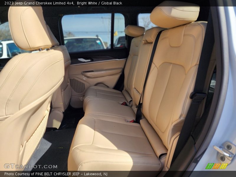Bright White / Global Black 2023 Jeep Grand Cherokee Limited 4x4