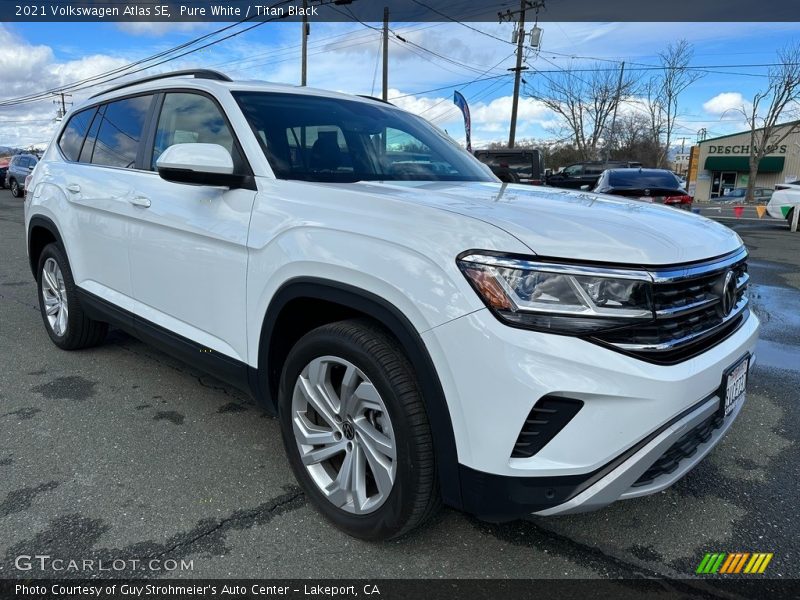 Pure White / Titan Black 2021 Volkswagen Atlas SE