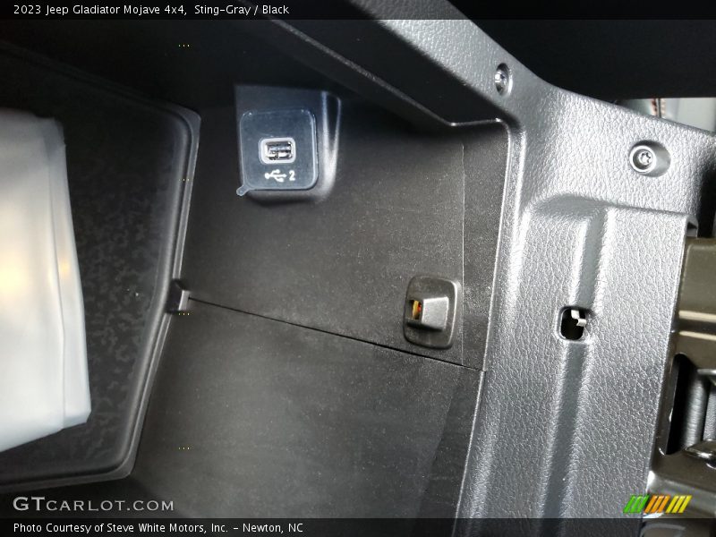 Sting-Gray / Black 2023 Jeep Gladiator Mojave 4x4
