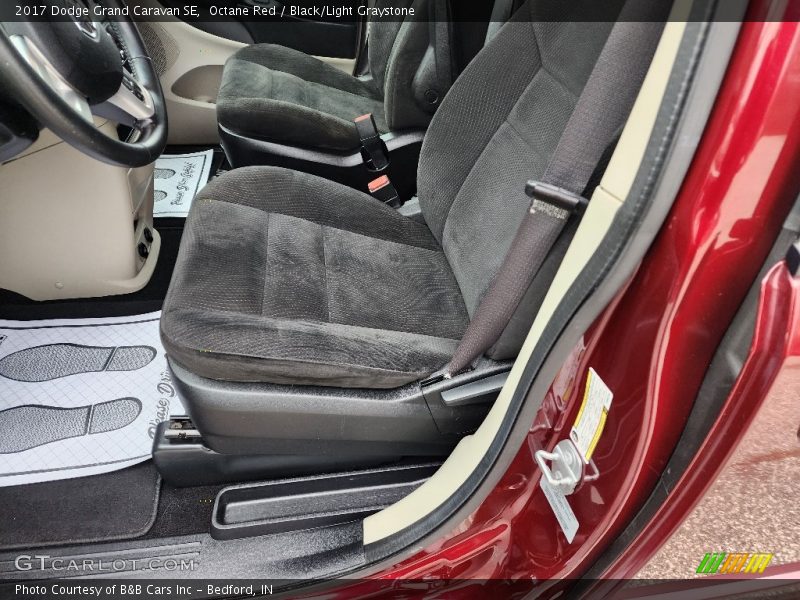 Octane Red / Black/Light Graystone 2017 Dodge Grand Caravan SE