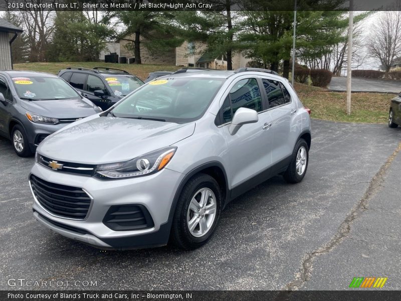 Silver Ice Metallic / Jet Black/­Light Ash Gray 2019 Chevrolet Trax LT