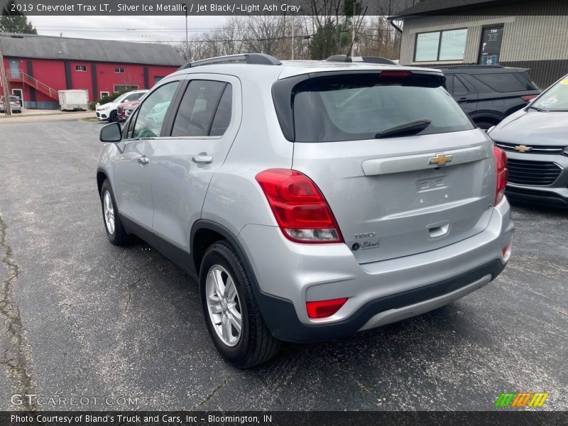 Silver Ice Metallic / Jet Black/­Light Ash Gray 2019 Chevrolet Trax LT