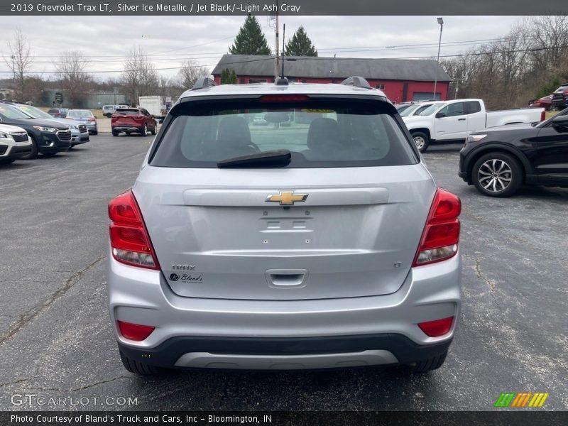 Silver Ice Metallic / Jet Black/­Light Ash Gray 2019 Chevrolet Trax LT