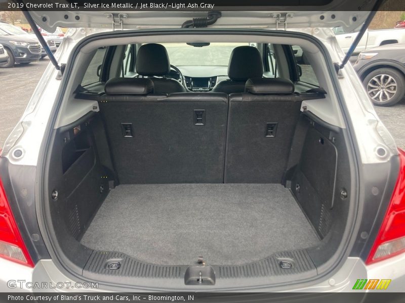 Silver Ice Metallic / Jet Black/­Light Ash Gray 2019 Chevrolet Trax LT