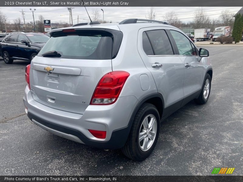 Silver Ice Metallic / Jet Black/­Light Ash Gray 2019 Chevrolet Trax LT