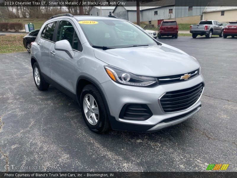 Silver Ice Metallic / Jet Black/­Light Ash Gray 2019 Chevrolet Trax LT