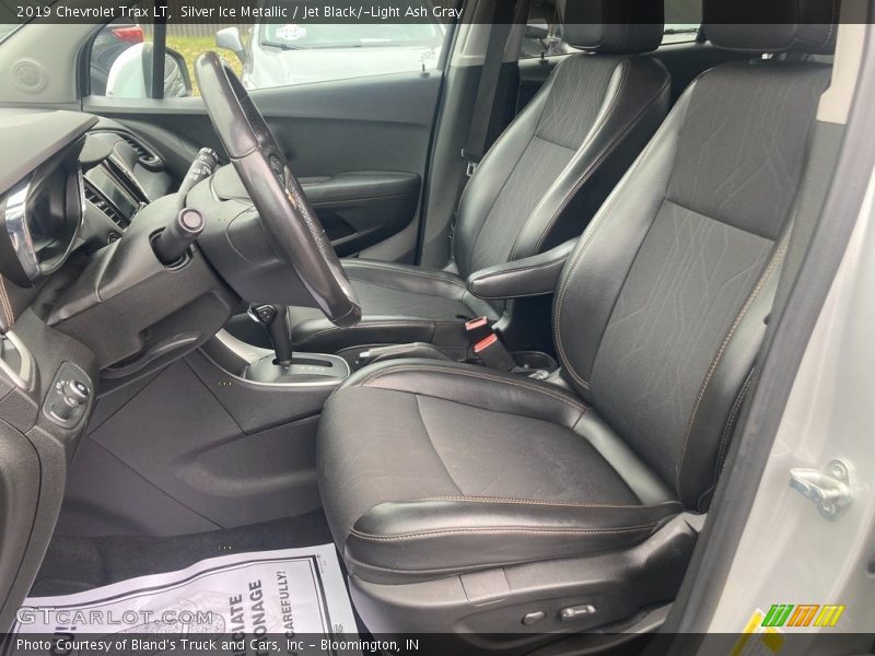 Silver Ice Metallic / Jet Black/­Light Ash Gray 2019 Chevrolet Trax LT