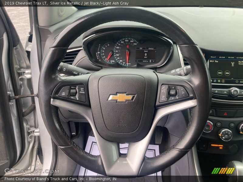 Silver Ice Metallic / Jet Black/­Light Ash Gray 2019 Chevrolet Trax LT