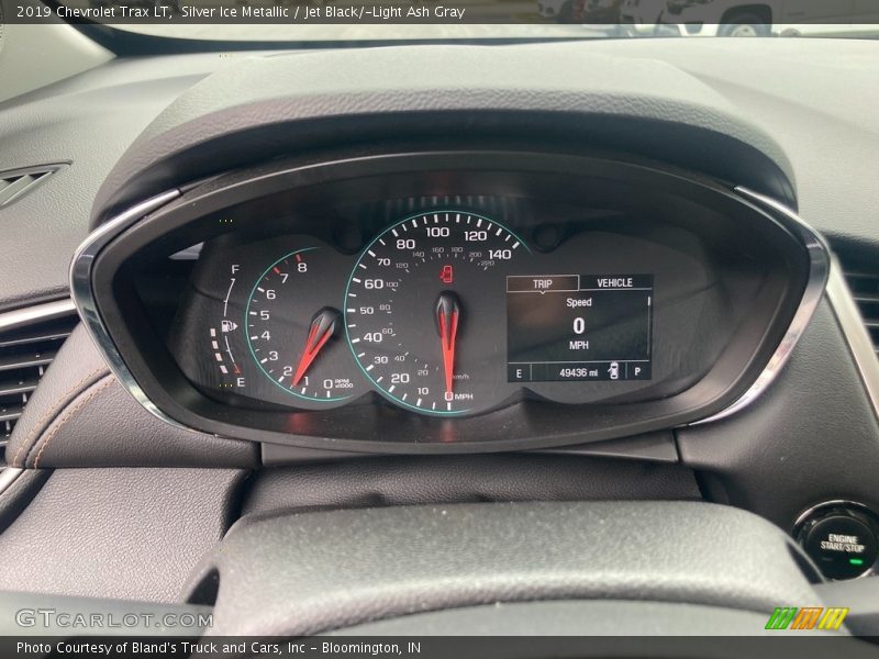 Silver Ice Metallic / Jet Black/­Light Ash Gray 2019 Chevrolet Trax LT