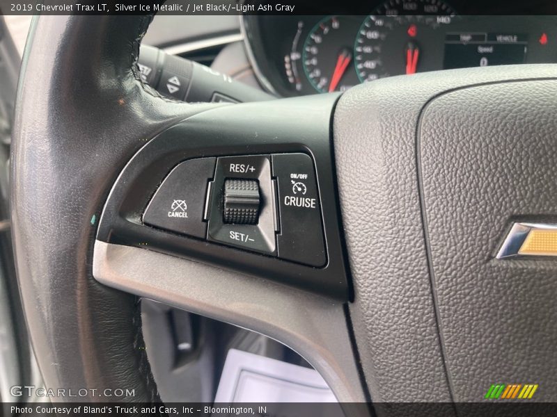 Silver Ice Metallic / Jet Black/­Light Ash Gray 2019 Chevrolet Trax LT