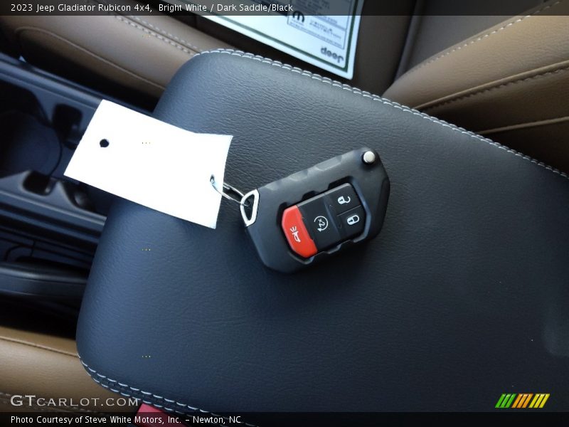 Bright White / Dark Saddle/Black 2023 Jeep Gladiator Rubicon 4x4