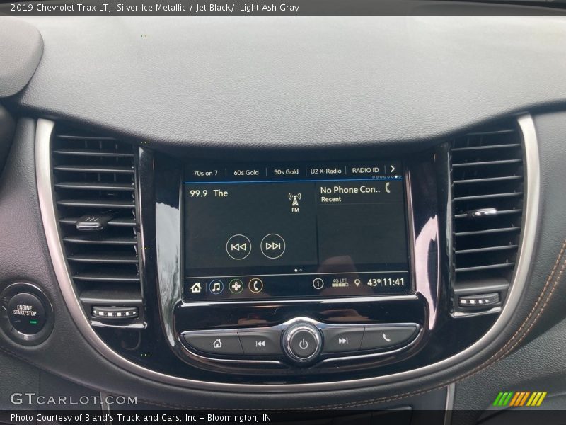 Silver Ice Metallic / Jet Black/­Light Ash Gray 2019 Chevrolet Trax LT