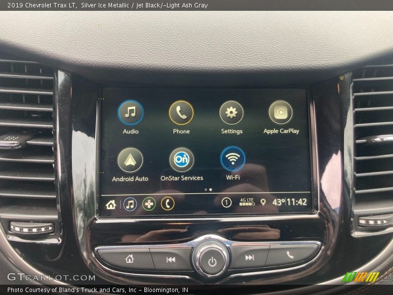 Silver Ice Metallic / Jet Black/­Light Ash Gray 2019 Chevrolet Trax LT