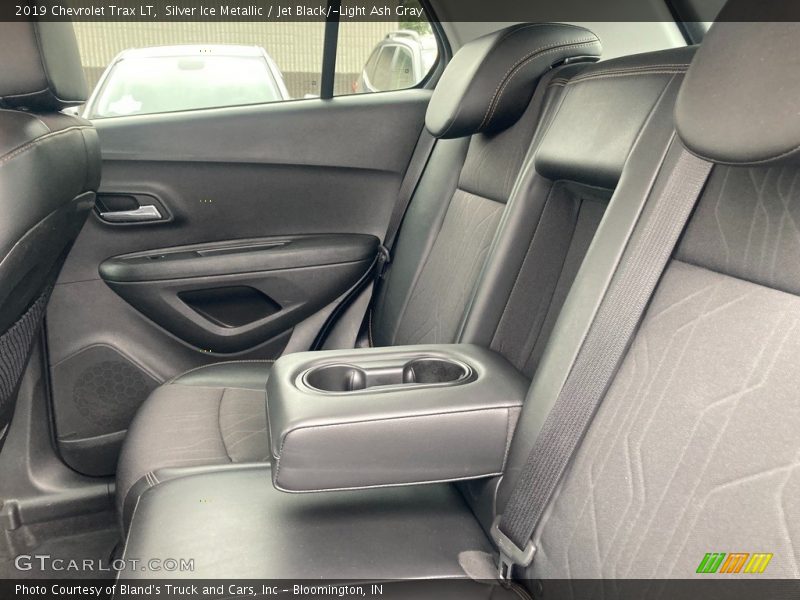Silver Ice Metallic / Jet Black/­Light Ash Gray 2019 Chevrolet Trax LT