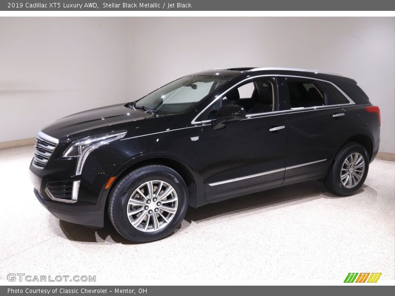 Stellar Black Metallic / Jet Black 2019 Cadillac XT5 Luxury AWD