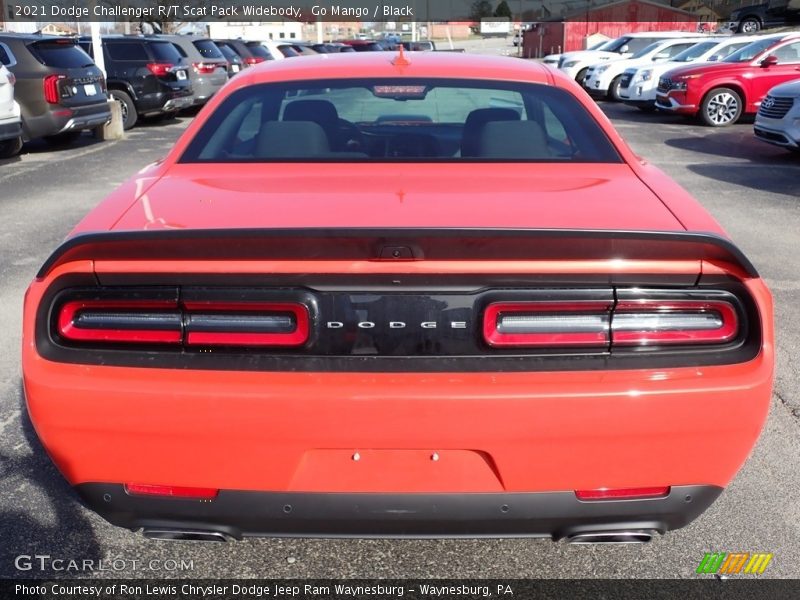 Go Mango / Black 2021 Dodge Challenger R/T Scat Pack Widebody