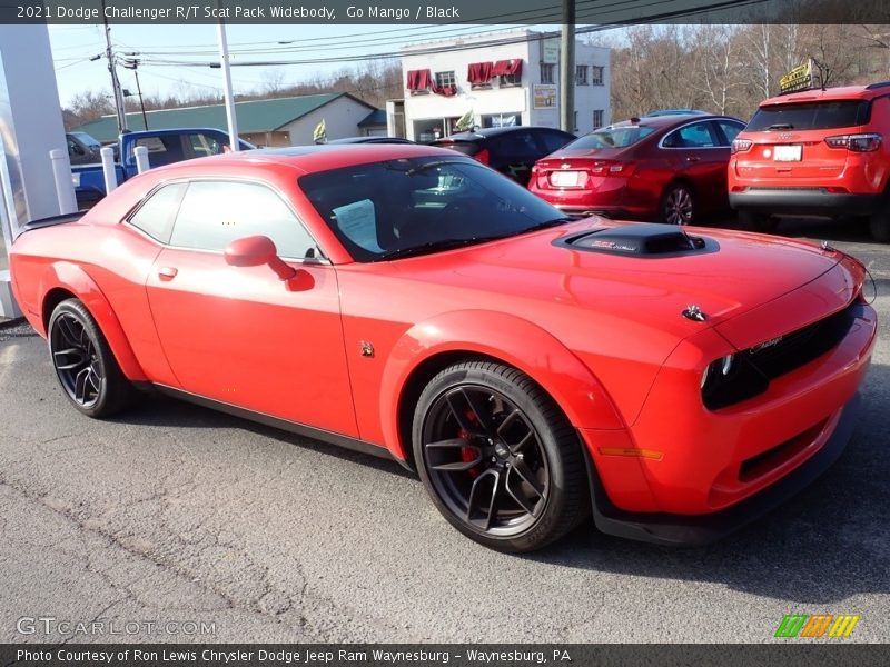 Front 3/4 View of 2021 Challenger R/T Scat Pack Widebody