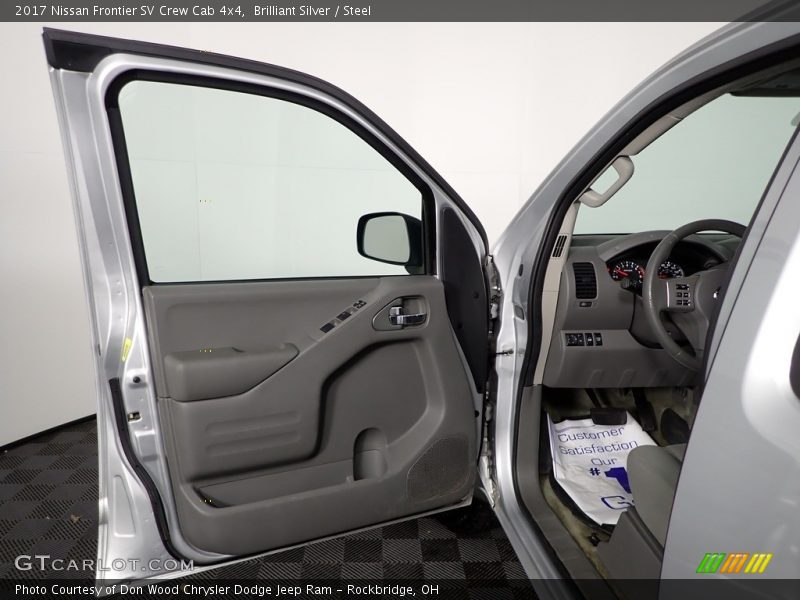 Brilliant Silver / Steel 2017 Nissan Frontier SV Crew Cab 4x4