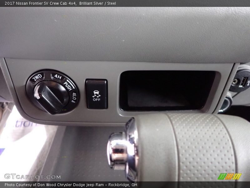 Brilliant Silver / Steel 2017 Nissan Frontier SV Crew Cab 4x4